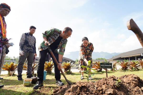 PLN Icon Plus dan TWC Teken MoU PLTS Atap di Borobudur