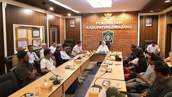 Cacing Tanah Jadi Sumber Baru Penghidupan Warga Dari Abu Semeru