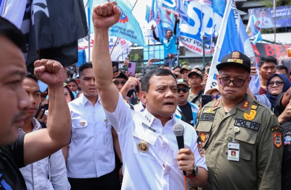 Gubernur Ahmad Luthfi Temui Demonstran Usai Penetapan UMP dan UMK
