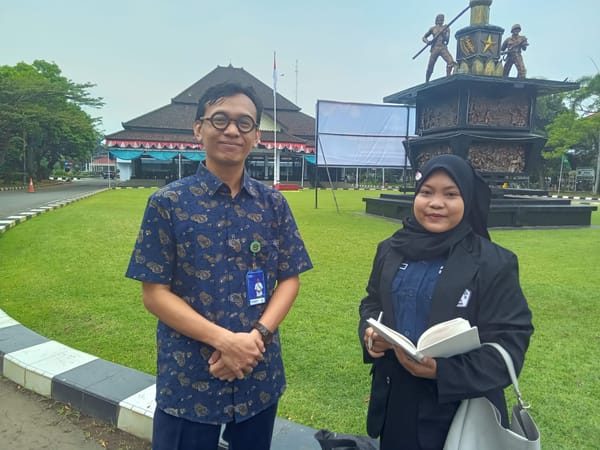Menjadi Wartawan Sehari, Mahasiswi Uniss Batang Dalami Public Relations