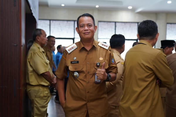 Di Balik Derasnya Hujan, Ada Nyawa Anak yang Harus Dijaga