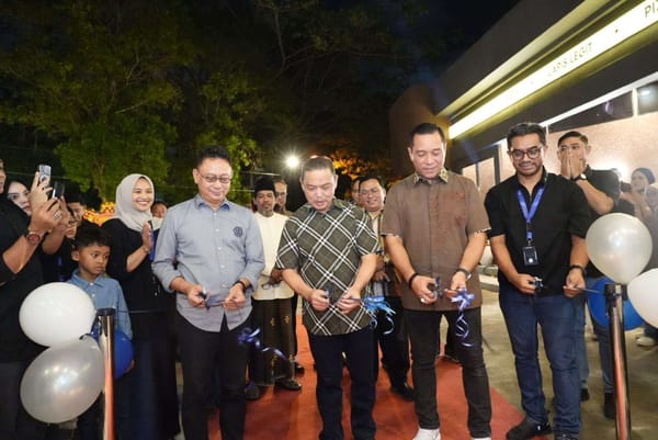 Gubernur Ria Norsan Apresiasi Lapis Legit Khas Sambas, Menu Khas Cafe Indigo Brew & Cake