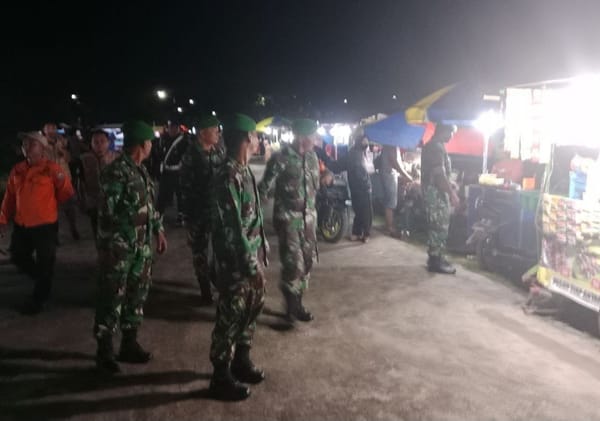 Kehadiran TNI di tengah warga,Kodim 1425 / Jeneponto pastikan malam hari tetap aman