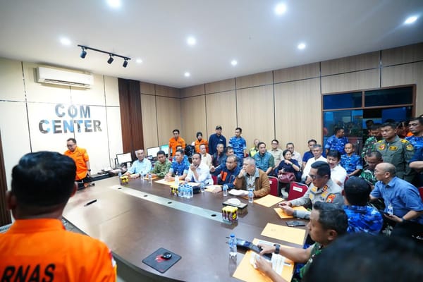 Gubernur Sulsel Bersama Menhub dan Basarnas, Evaluasi Pencarian Korban Pesawat ATR 42-500