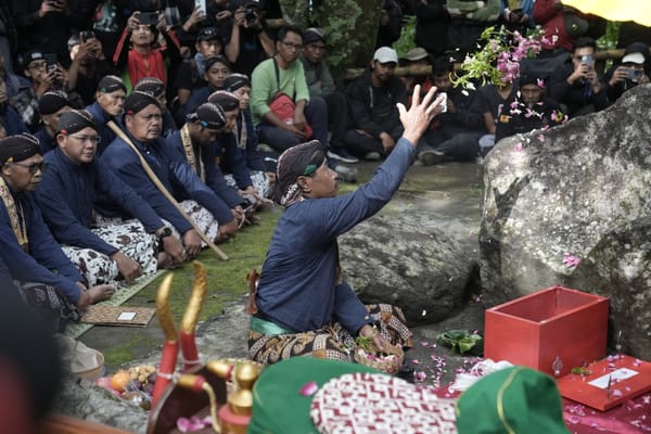 Labuhan Merapi Kembali Digelar Peringati Tingalan Jumenengan Dalem Sri Sultan Hamengku Buwono X