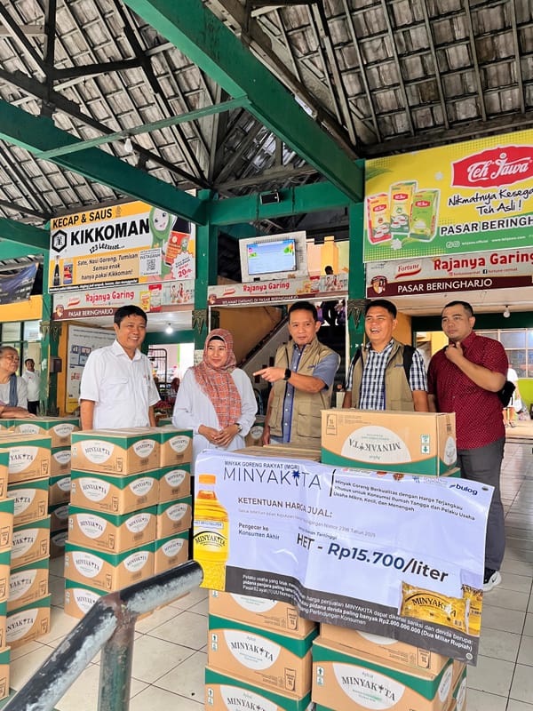 Pemerintah menugaskan Perum Bulog DIY Mengstabilkan harga minyak goreng di pasar tradisional di Yogyakarta.