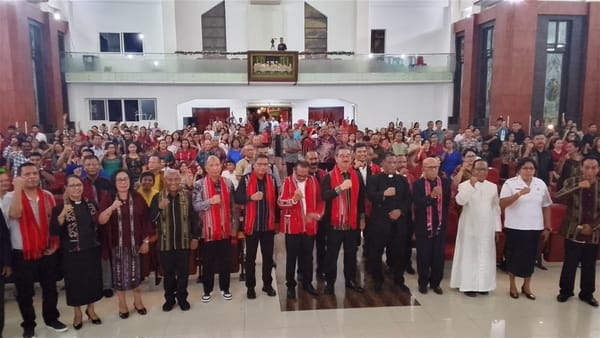 Perayaan Natal dan Syukur FMT Maluku, Komunitas Tanimbar Tegaskan Persatuan di Hadapan Gubernur dan Wali Kota Ambon