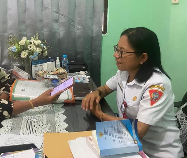 Dukcapil Ambon Tegaskan Pelayanan Tetap Berjalan Meski Fasilitas Terbatas