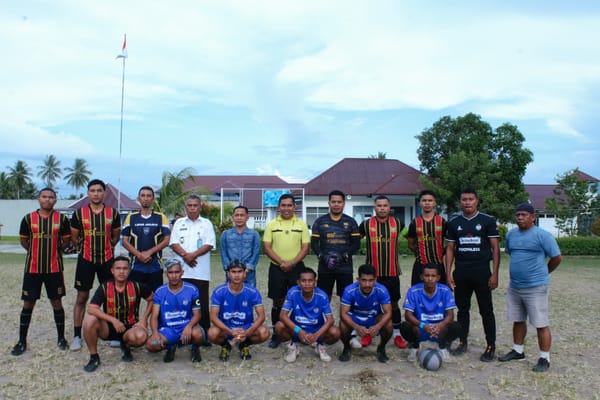 Lapas Kelas IIB Jailolo Jaga Silaturahmi Dengan Sepakbola Bersama Warga Binaan