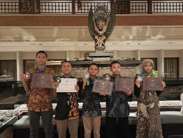 MTsN 1 Pati Borong Lima Medali di Final SEAMO X 2026 Bali