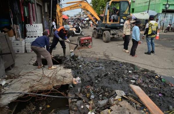 Drainase Ditutup PKL, Pemkot Palangka Raya Turun Tangan Tertibkan Pasar Besar