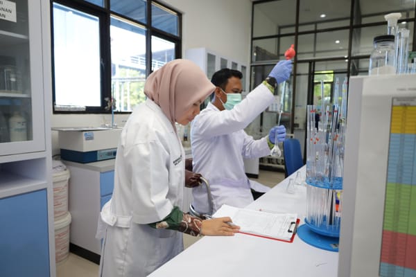 Berstandar Sertifikat ISO 17025, Air Bersih Dari PAM Bandarmasih Sudah melalui Uji Laboratorium Terakreditasi