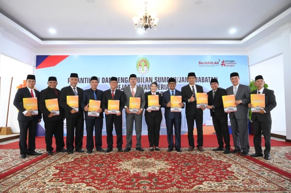 Bupati Ketapang Alexander Wilyo Lantik 12 Pejabat Tinggi Pratama