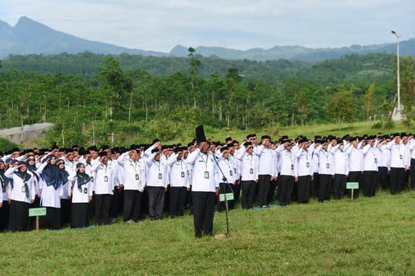 Upacara HAB Kemenag ke-80 Lumajang di kaki Gunung Semeru