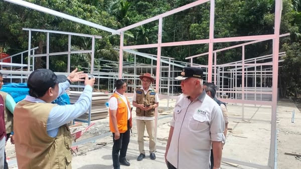 Gubernur Mahyeldi Tinjau Pembangunan Huntara di Bayang Utara, Dorong Percepatan Pemulihan Warga Terdampak Bencana