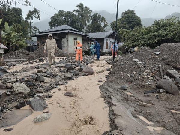 Gubernur Mahyeldi Tinjau Lokasi Terdampak Banjir Bandang Susulan di Nagari Maninjau, Kabupaten Agam