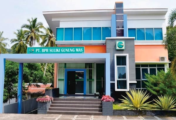 OJK Cabut Izin Usaha Bank BPR Suliki Gunung Mas
