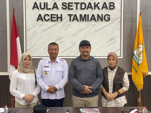 Bupati Tulungagung Serahkan Bantuan 17 Ton Beras untuk Korban Banjir Aceh Tamiang