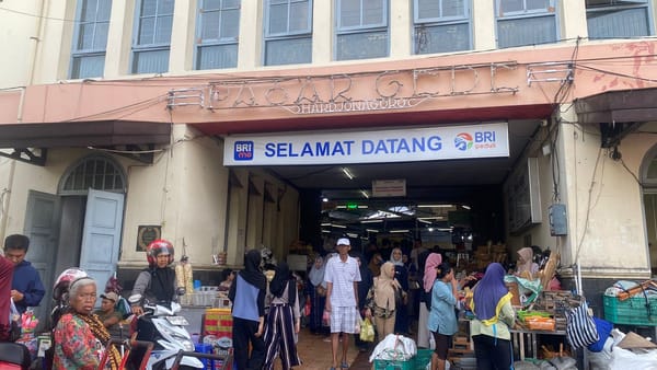 Libur Panjang Di Pasar Gede Solo Penjualan Oleh Oleh Naik 10 Persen