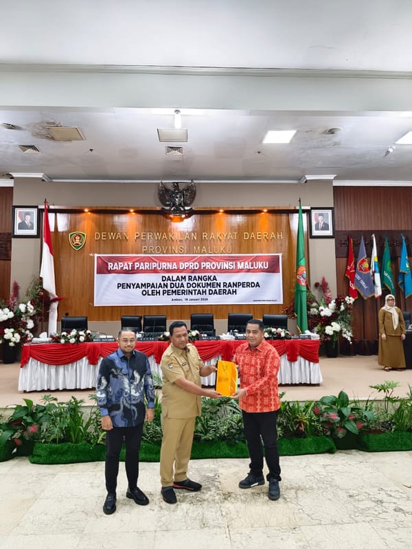 Wagub Maluku serahkan  Ranperda Provinsi Maluku Tahun 2026