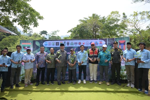 10 Ribu Bibit Kaliandra, PT Semen Padang Bantu Pulihkan Ekologi Pascabencana