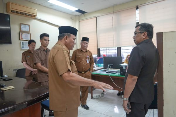 Sekdakab Kuansing, Zulkarnaen Sidak Dinas Kominfotiksan,  Pantau Disiplin ASN