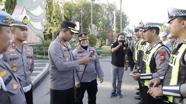 Kapolres Sumenep Pimpin Apel dan Pemeriksaan Personel Satlantas Dalam Rangka Tingkatkan Profesionalisme