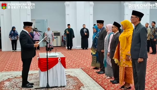 Wali Kota Ramlan Lantik Enam Pejabat Eselon II Pemko Bukittinggi