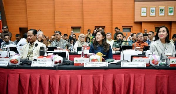 Tito Karnavian Acungkan Jempol Kemkomdigi: Media Center Terpadu Jadi Garda Terdepan Informasi Pascabencana