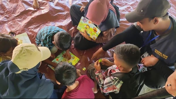 Relawan Terjun, Pastikan Proses Belajar Mengajar di Pengungsian Aceh Berjalan