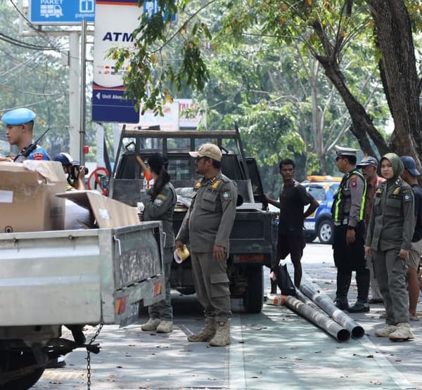Mengembalikan Hak Pejalan Kaki, Razia Parkir Liar Digelar di Jalan Utama Pontianak