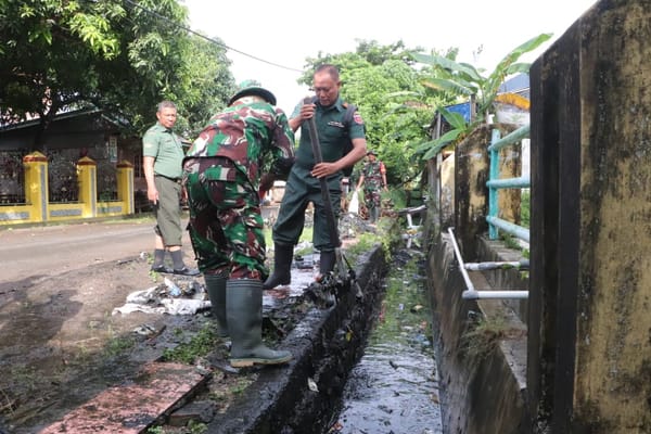 Selaraskan Program Presiden, Kodim 1425/ Jeneponto  Bersihkan Drainase