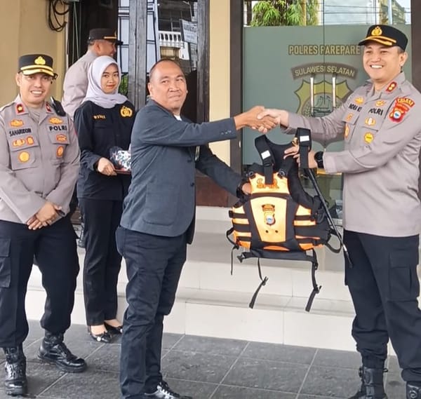 Kapolres Parepare terima peralatan SAR dari BPD Sulselbar