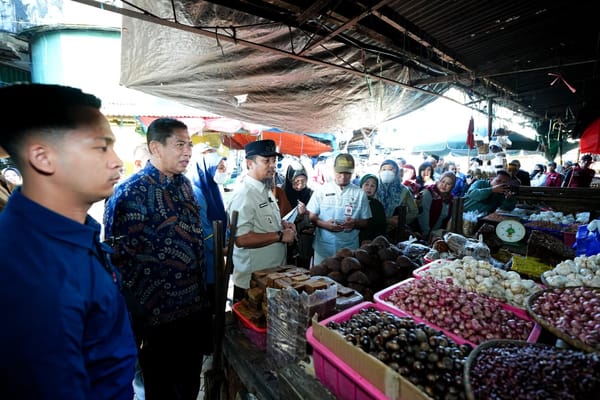Sidak Pasar bersama Forkopimda,Gubernur Sulsel : Harga Sembako Relatif Terkendali