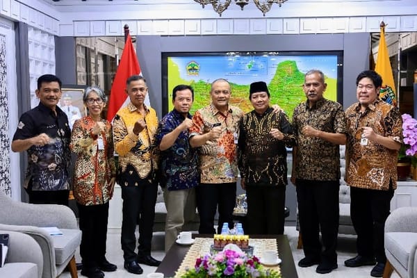 Dana Desa Menyusut, Kades Banyumas Sampaikan Aspirasi ke Gubernur Ahmad Luthfi