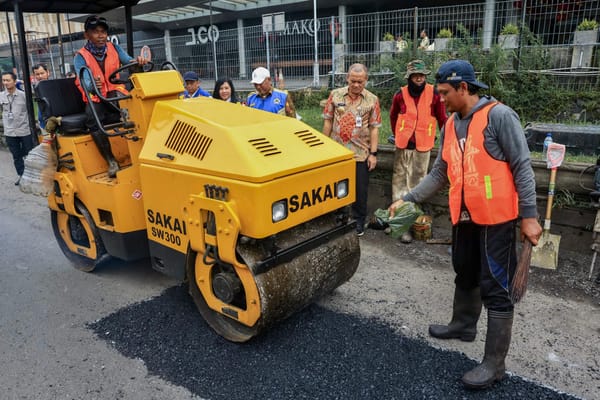 Gubernur Ahmad Luthfi Targetkan Jalan di Jateng Mulus Sebelum Lebaran
