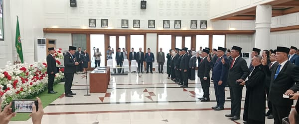 Lantik Pejabat Eselon II, Hendrik Lewerissa Tegaskan Evaluasi dan Target Kinerja Pemerintahan