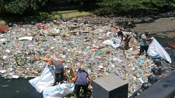 Wali Kota Ambon Soroti Tumpukan Sampah di Sungai Waitomu