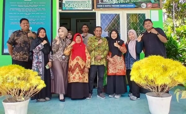 Tim Humas Kanwil Kemenag Maluku Utara Liput Penerapan Ekoteologi dan KBC di MAN 2 Tikep