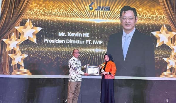 IWIP Raih Golden Leader JMSI Awards atas Komitmen Pengembangan SDM di Maluku Utara