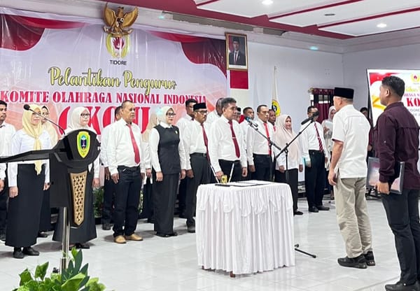 Ketua Umum KONI Maluku Utara Lantik Pengurus KONI Kota Tidore Ahmad Masa Bakti 2026–2030