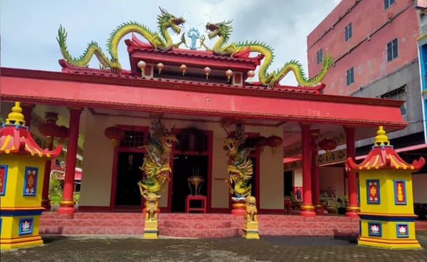 Umat Khong Hu Chu di Ternate Rayakan Imlek di Klenteng Ibu Suri Agung