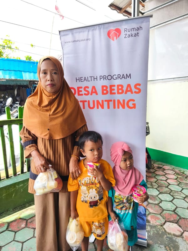 Rumah Zakat Salurkan PMT pada Kegiatan Posyandu ILP di Sungai Miai