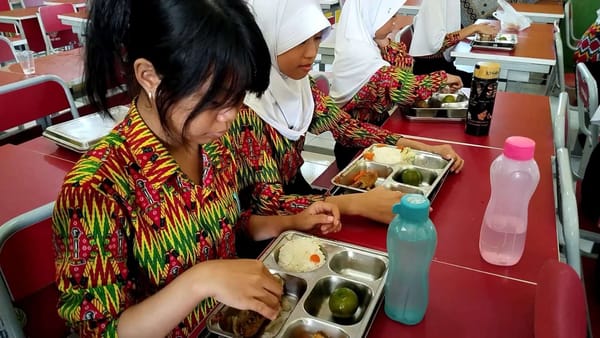 Ketika Sarapan Menjadi Penentu Fokus Belajar: Kisah Program MBG di SDN 14 Pontianak