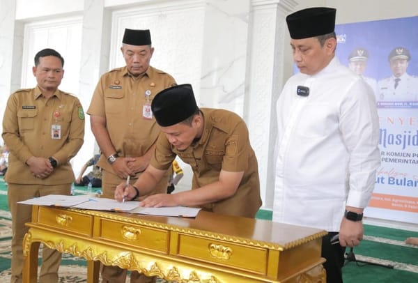Mantan Waka Polri Komjen Pol ( Purn ) Gatot Eddy Pramono Hibahkan Sebuah Bangunan Mesdjid di Pekanbaru