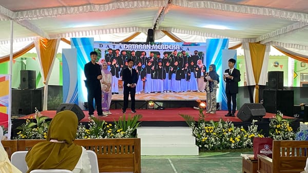 The Light Beyond The Screen Jadi Panggung Kreativitas, Siswa  SMP Muhamadiyah 7 Surakarta