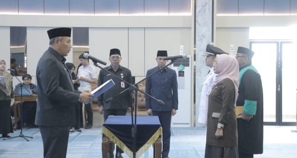 Pj Sekdako Lantik 25 Pejabat Eselon III dan IV di Lingkungan Pemko Pekanbaru