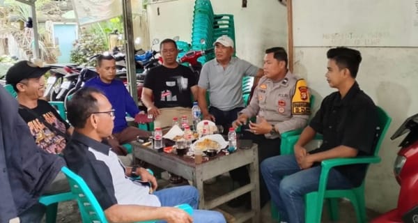 Bhabinkamtibmas Palmeriam Perkuat Sinergi Warga, Sosialisasikan Call Center Polri 110 Jelang Ramadan
