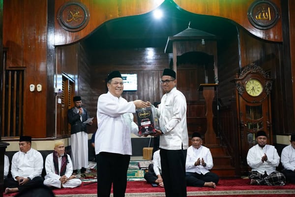 Plt Gubri Salurkan Berbagai Bantuan, Safari Perdana Ramadhan 1447 H di Rokan Hulu