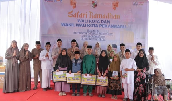Safari Ramadhan di Kulim,Wako Agung Bawa Bantuan Rp100 Juta dan Smart TV